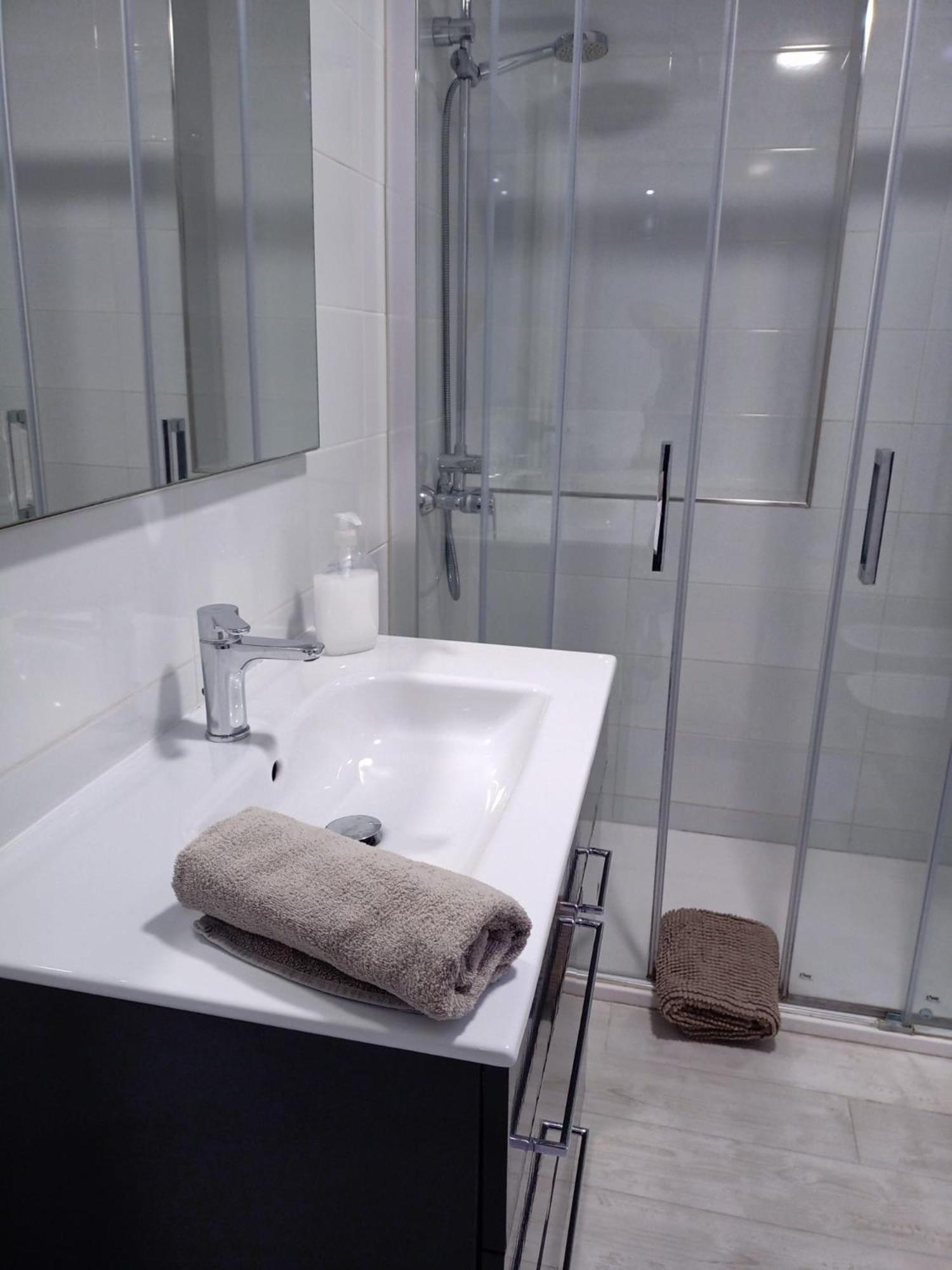 Piso Con Parkinprivado Y A10Minutosdelaplayaandando Appartement Málaga Buitenkant foto